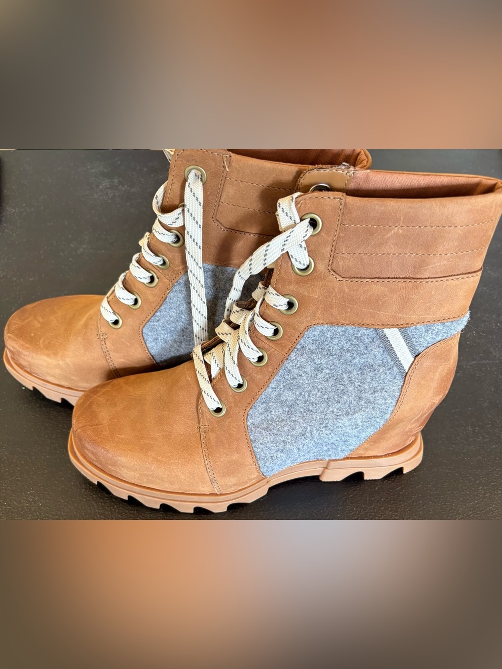 Sorel Joan Arctic Wedge III Lexie Wedge Boots Women's Tan 1978201-243     Size10